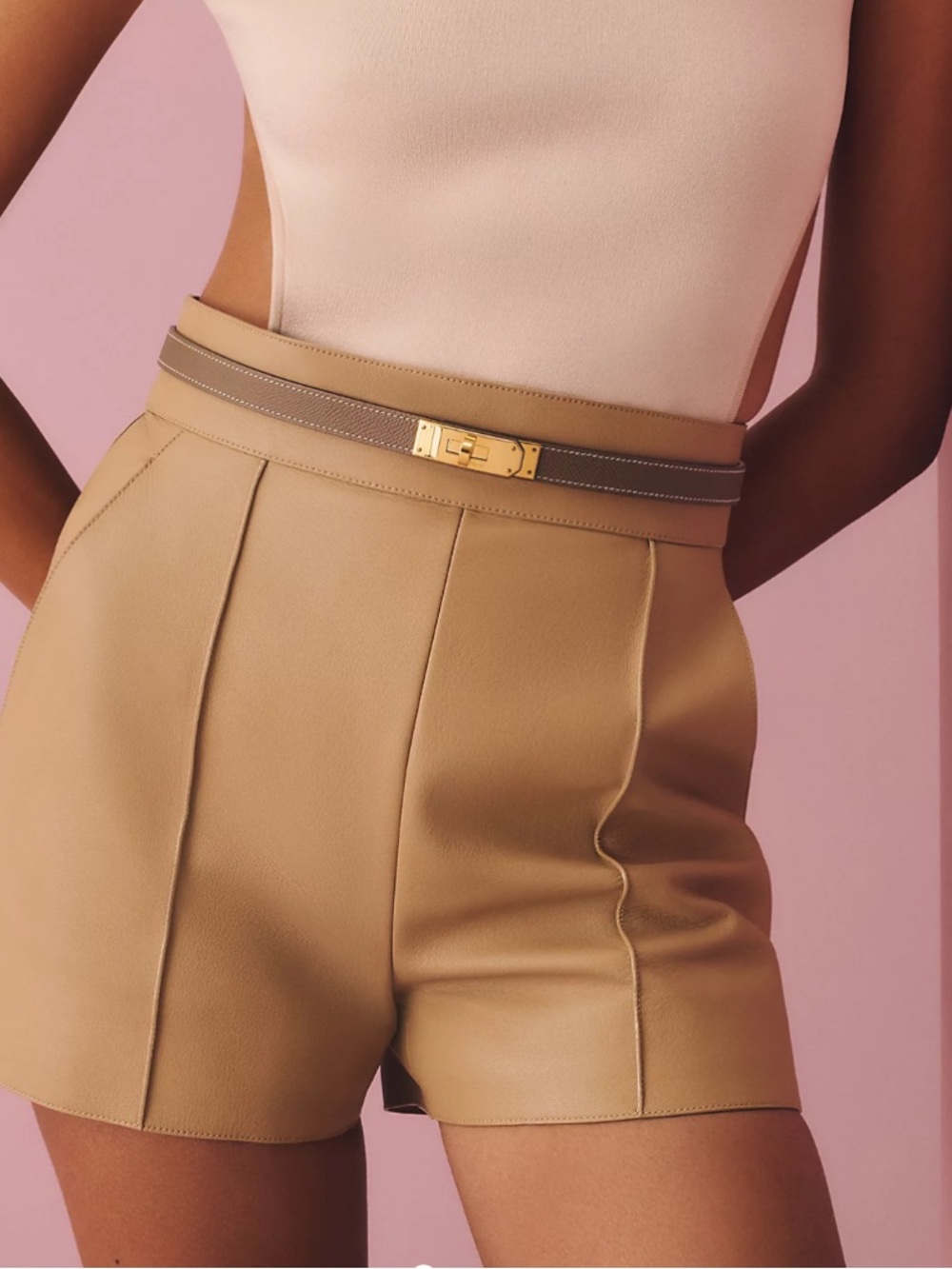 Hermes. Taupe Kelly 18 Gold Tone Hardware Belt